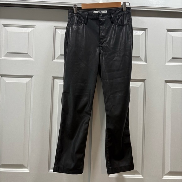 Hollister Black Faux Leather Ultra High Rise Pants Size 29/ 9R - Picture 3 of 11